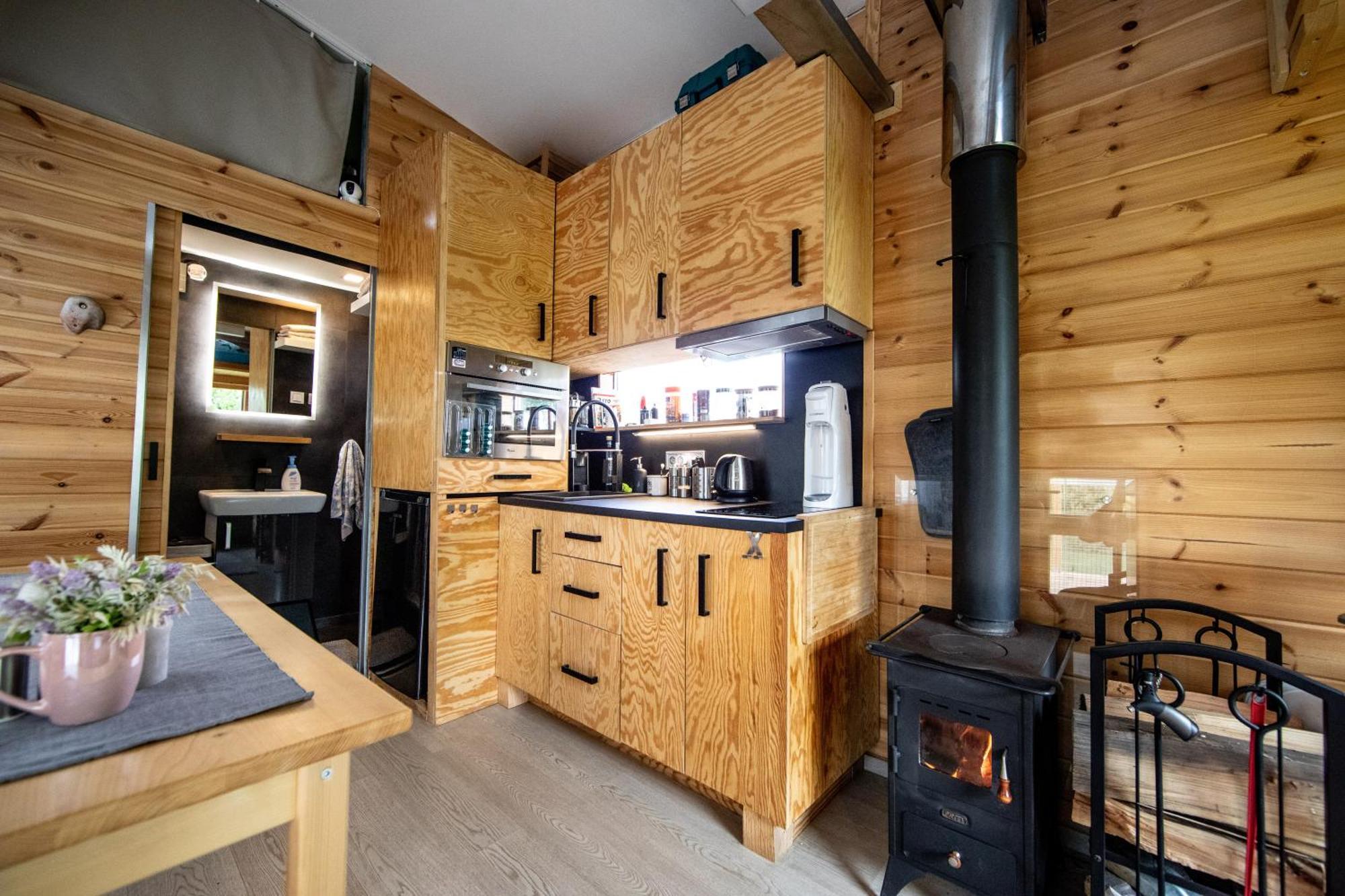 Tiny House - Chatka V Rezi U Prahy Husinec  エクステリア 写真
