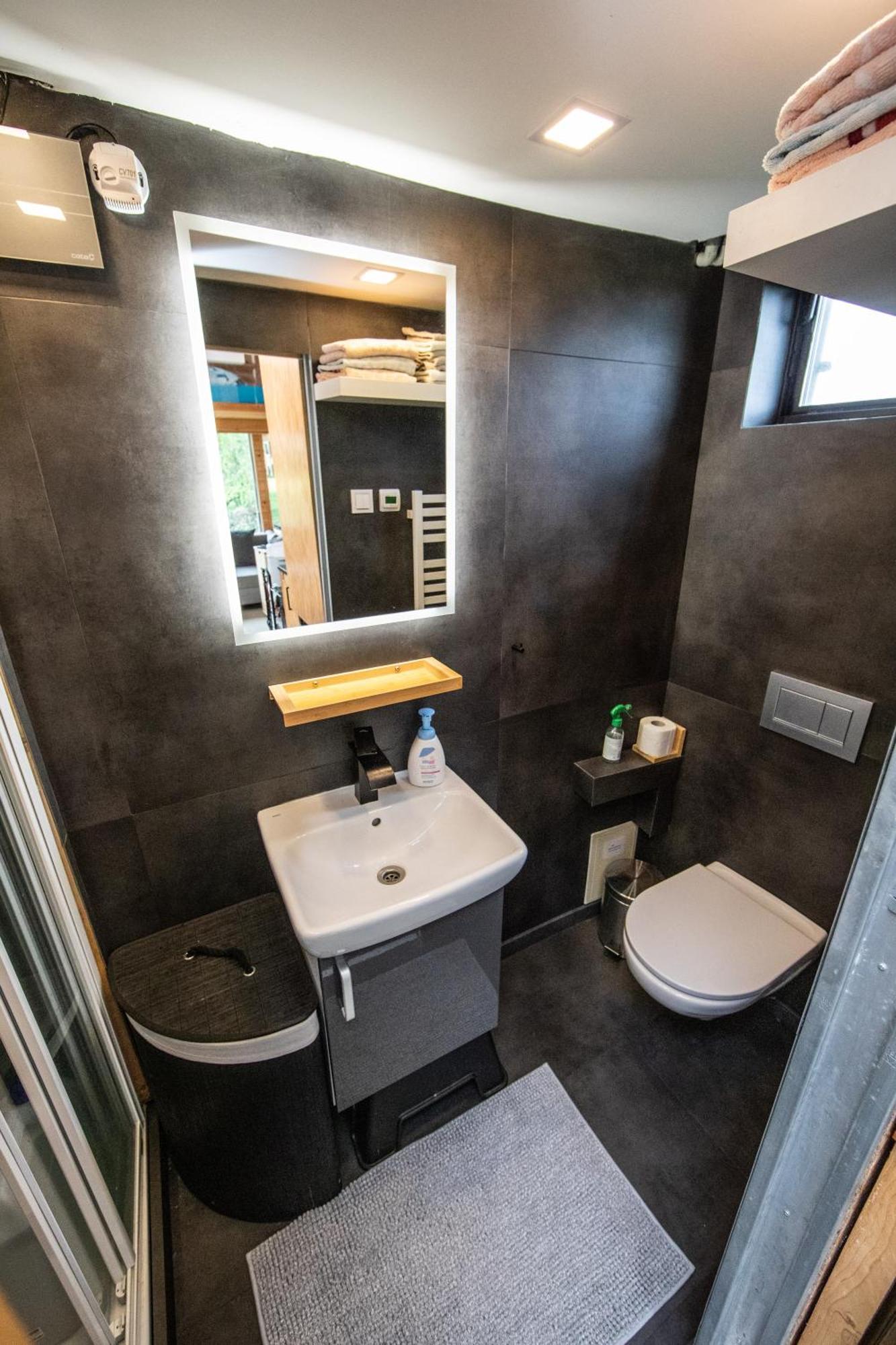Tiny House - Chatka V Rezi U Prahy Husinec  エクステリア 写真